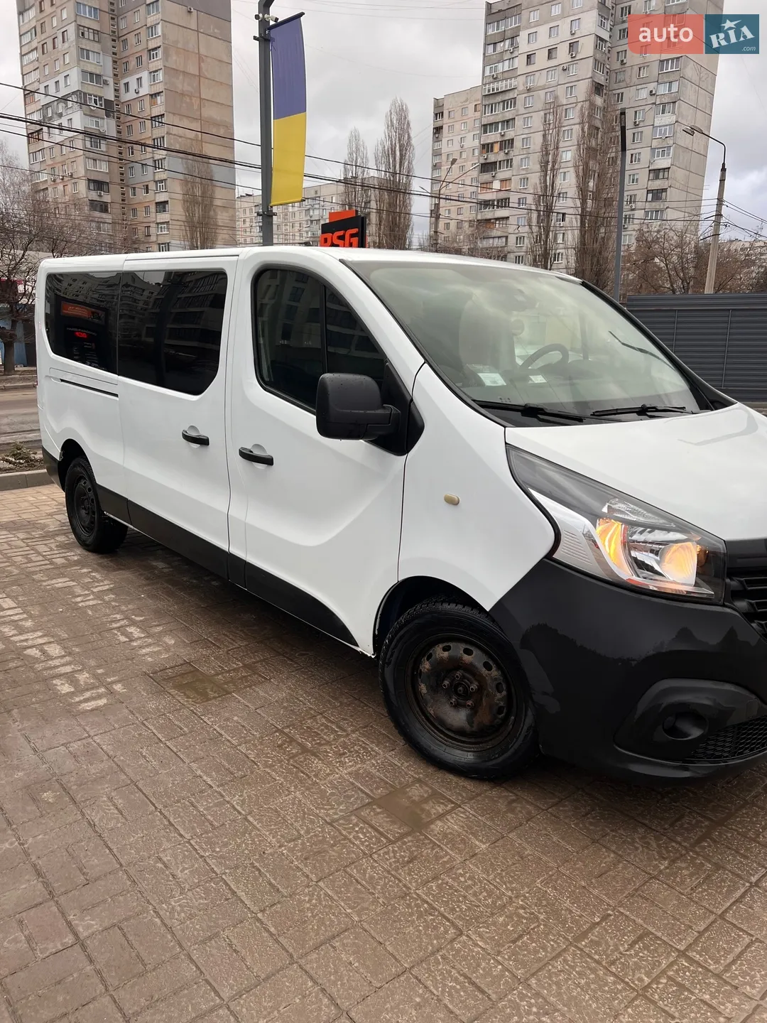2017 Renault Trafic - мініатюра 2