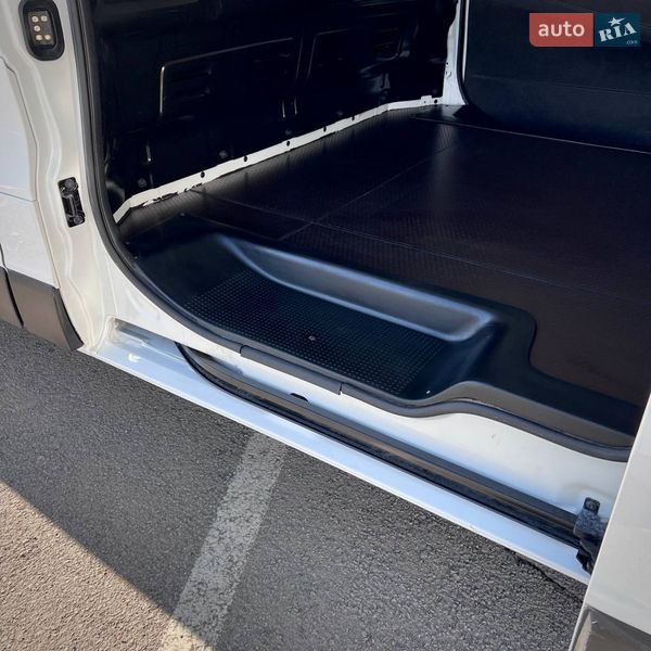 Грузовой фургон Renault Trafic 2022 в Киеве