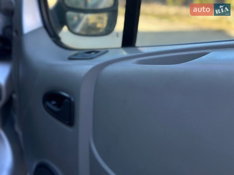 Мінівен Renault Trafic 2007 в Івано-Франківську