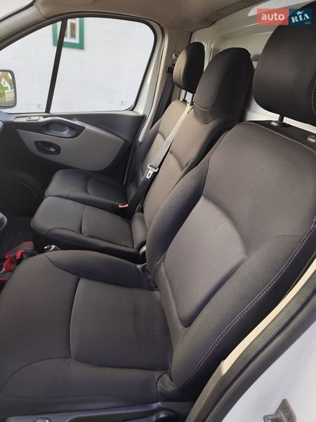 Вантажний фургон Renault Trafic 2016 в Кобеляках