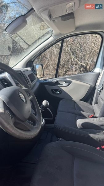Грузовой фургон Renault Trafic 2017 в Львове