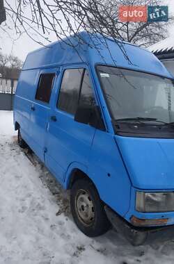 Грузовой фургон Renault Trafic 1991 в Хороле