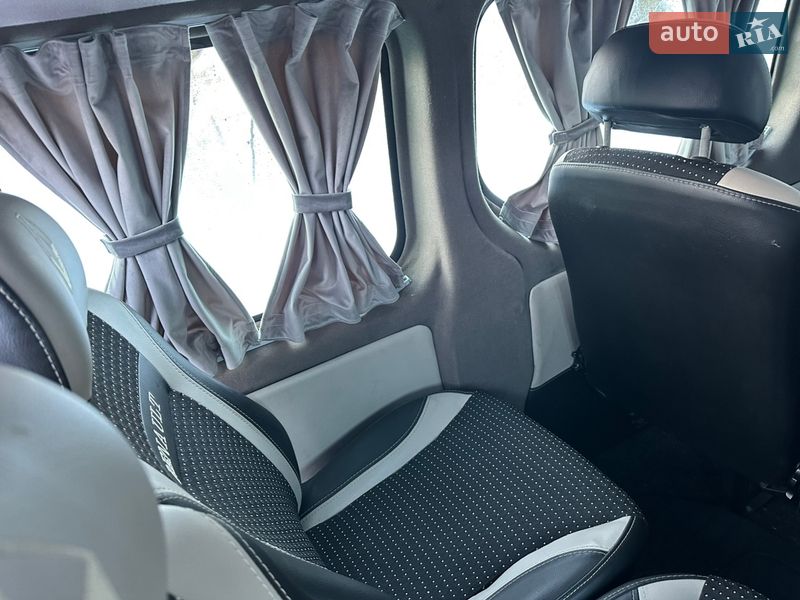 Минивэн Renault Trafic 2007 в Делятине