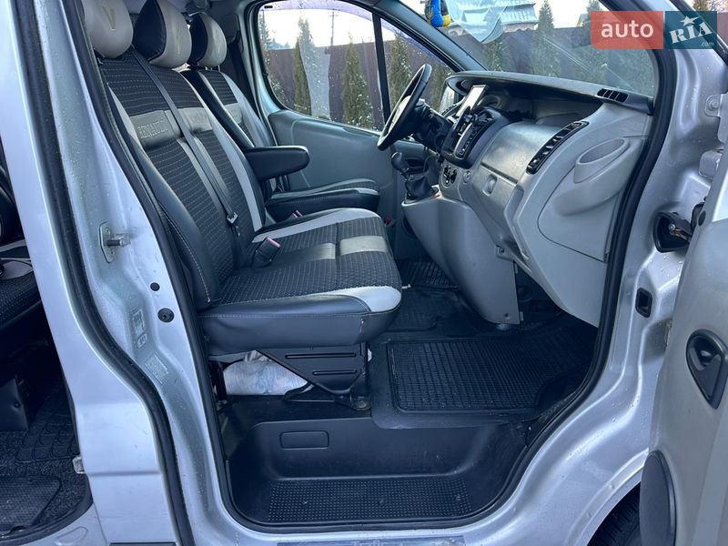 Минивэн Renault Trafic 2007 в Делятине