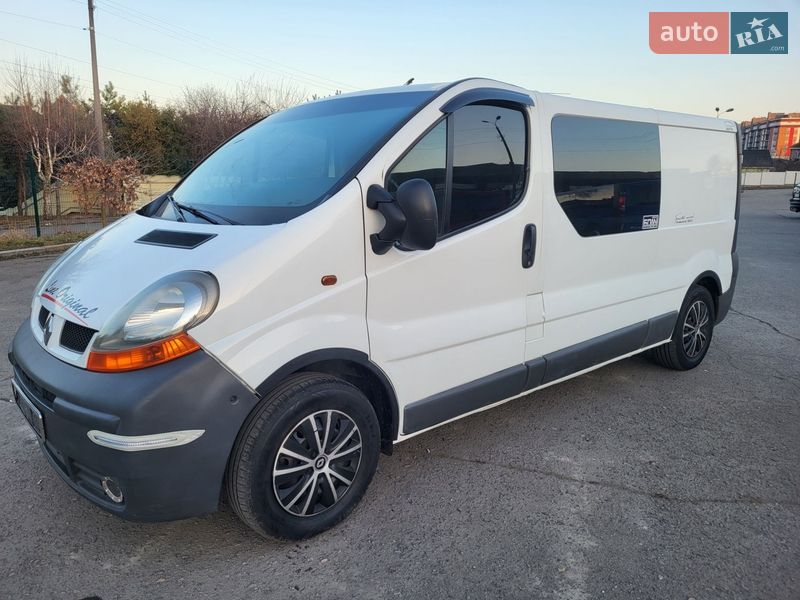 Мінівен Renault Trafic 2004 в Хмельницькому