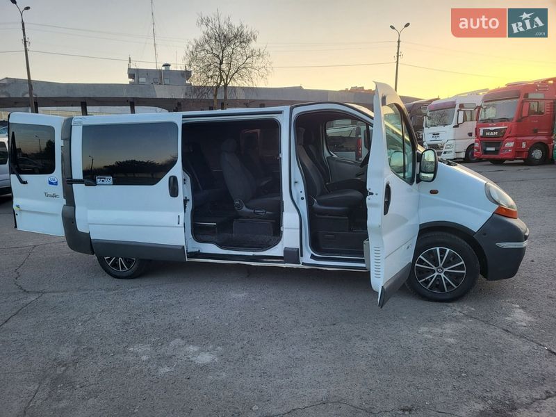 Мінівен Renault Trafic 2004 в Хмельницькому