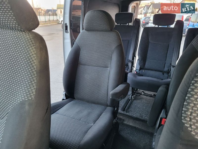 Мінівен Renault Trafic 2004 в Хмельницькому