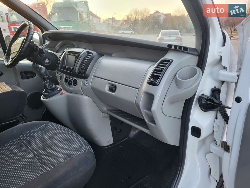 Мінівен Renault Trafic 2004 в Хмельницькому