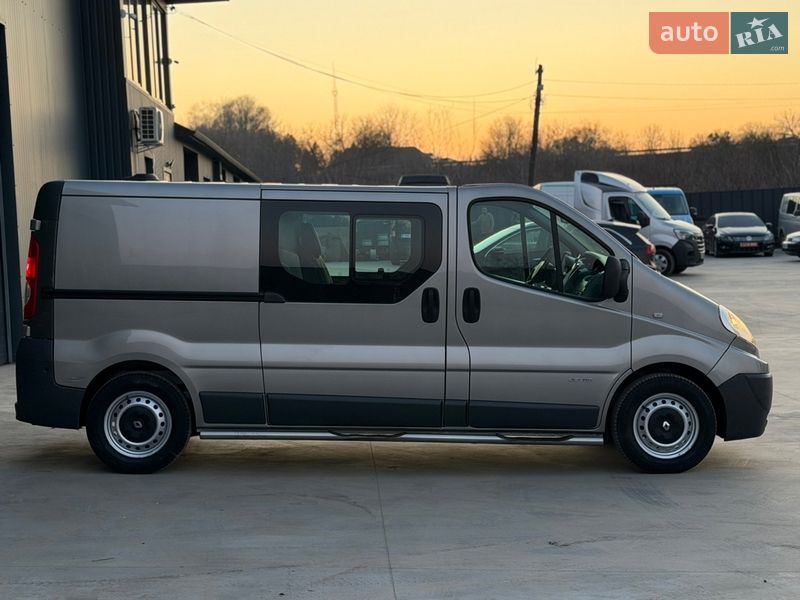 Вантажопасажирський фургон Renault Trafic 2012 в Дубні