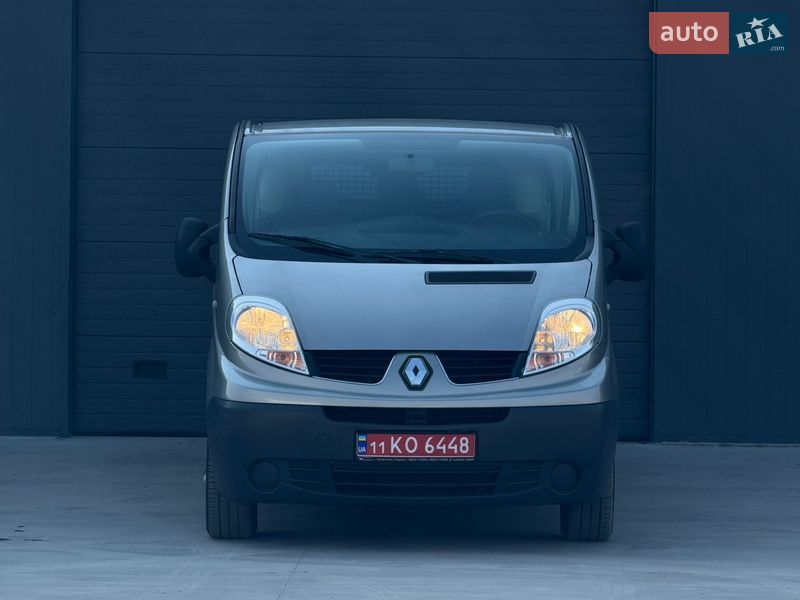Вантажопасажирський фургон Renault Trafic 2012 в Дубні