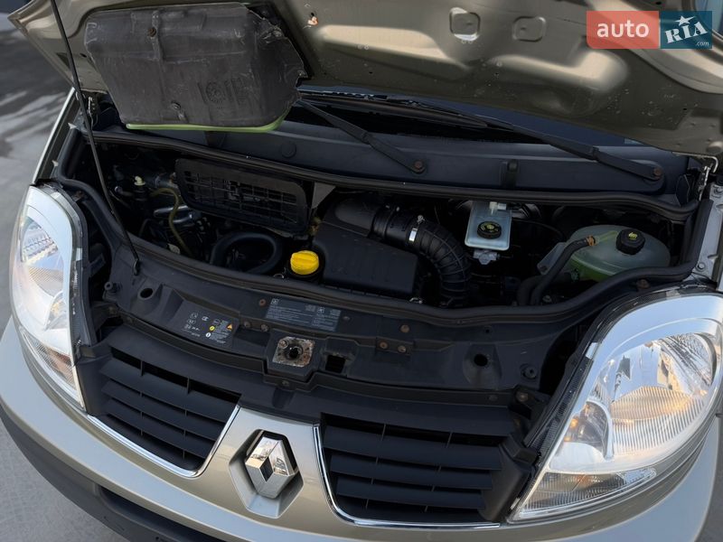 Вантажопасажирський фургон Renault Trafic 2012 в Дубні