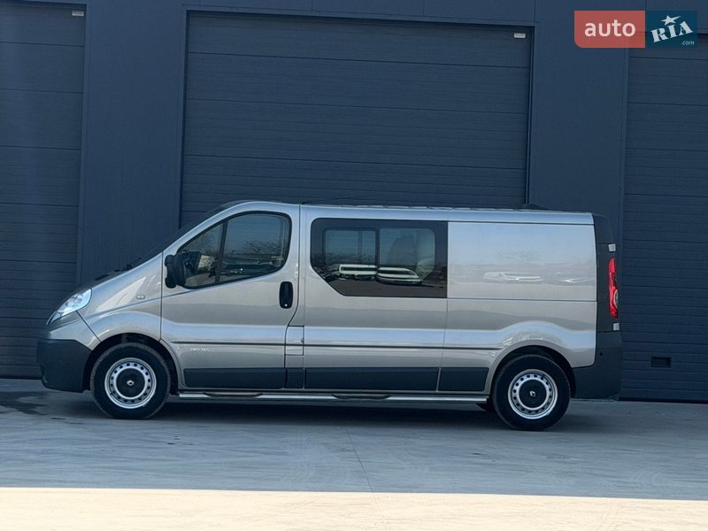 Вантажопасажирський фургон Renault Trafic 2012 в Дубні