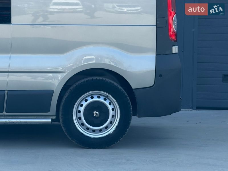 Вантажопасажирський фургон Renault Trafic 2012 в Дубні