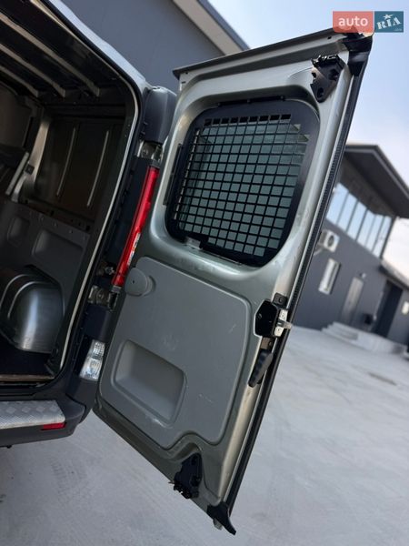 Вантажопасажирський фургон Renault Trafic 2012 в Дубні