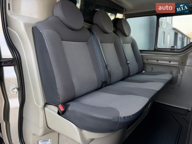 Вантажопасажирський фургон Renault Trafic 2012 в Дубні