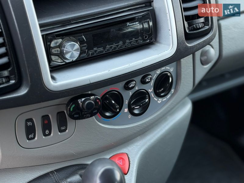 Вантажопасажирський фургон Renault Trafic 2012 в Дубні