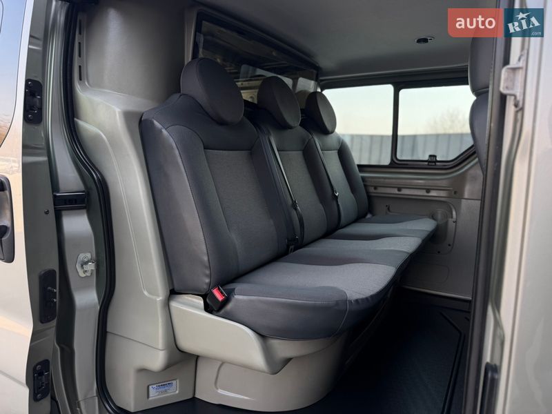 Вантажопасажирський фургон Renault Trafic 2012 в Дубні