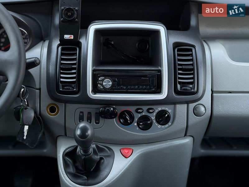 Вантажопасажирський фургон Renault Trafic 2012 в Дубні