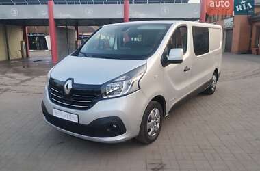 Грузопассажирский фургон Renault Trafic 2017 в Дубно