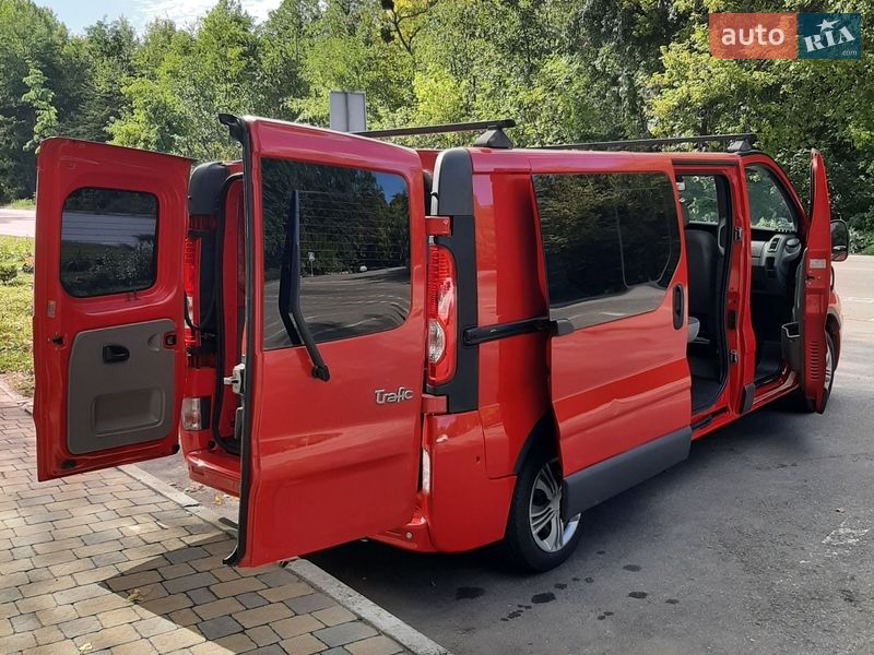 Грузопассажирский фургон Renault Trafic 2010 в Полтаве