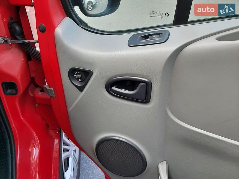 Грузопассажирский фургон Renault Trafic 2010 в Полтаве