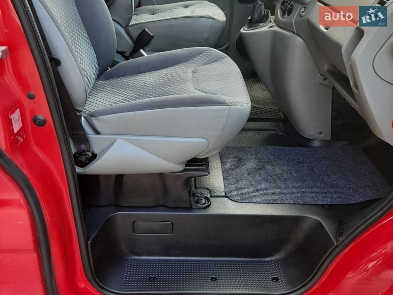 Грузопассажирский фургон Renault Trafic 2010 в Полтаве