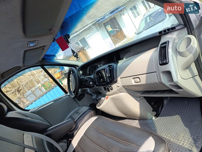 Минивэн Renault Trafic 2007 в Заставной