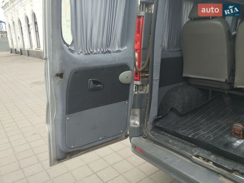 Мінівен Renault Trafic 2007 в Смілі фото 21 Мінівен Renault Trafic 2007 в Смілі