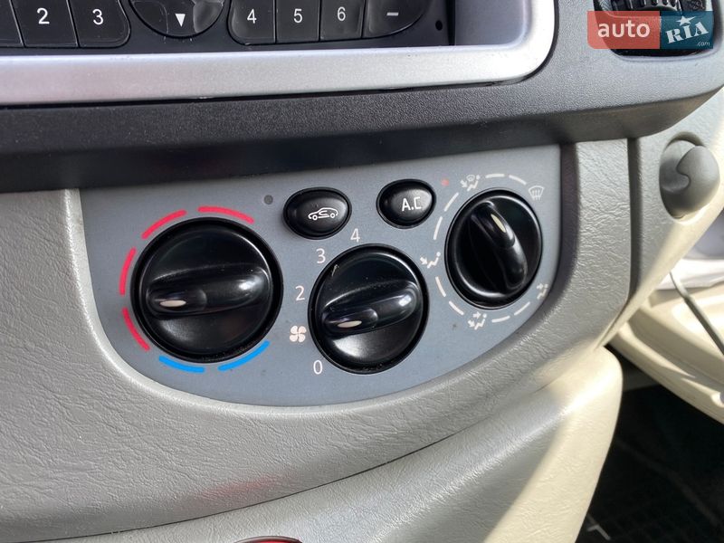 Минивэн Renault Trafic 2012 в Луцке фото 32 Минивэн Renault Trafic 2012 в Луцке