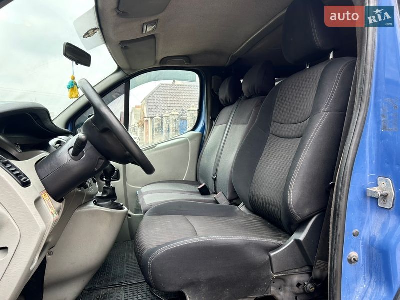 Минивэн Renault Trafic 2006 в Хмельнике фото 8 Минивэн Renault Trafic 2006 в Хмельнике