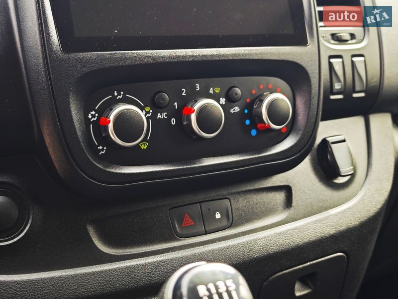 Вантажний фургон Renault Trafic 2020 в Дубні