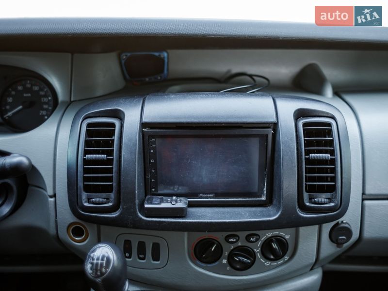 Минивэн Renault Trafic 2007 в Баре фото 23 Минивэн Renault Trafic 2007 в Баре