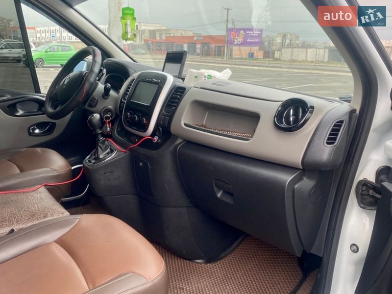 Мікроавтобус вантажний (до 3,5т) Renault Trafic 2015 в Білгороді-Дністровському