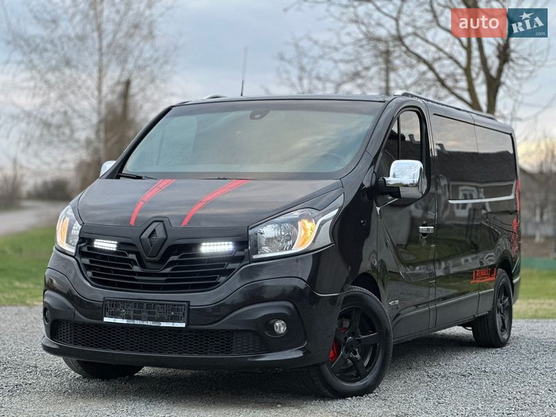 Минивэн Renault Trafic 2016 в Млинове