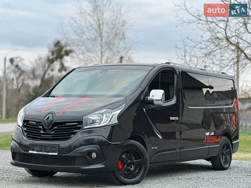 Минивэн Renault Trafic 2016 в Млинове