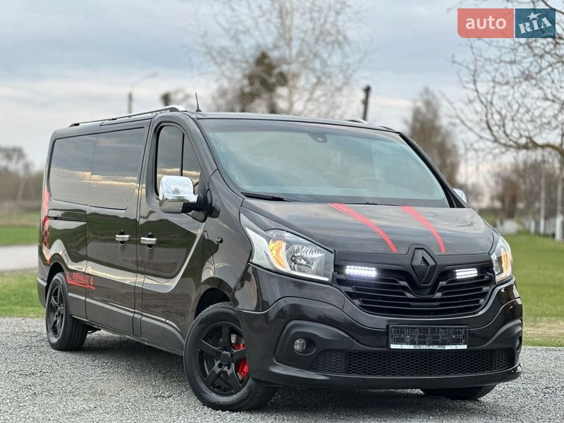 Минивэн Renault Trafic 2016 в Млинове