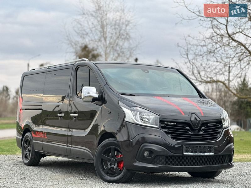 Минивэн Renault Trafic 2016 в Млинове