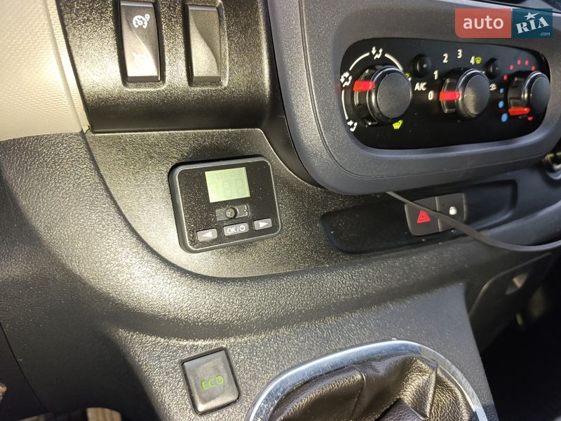 Минивэн Renault Trafic 2016 в Млинове