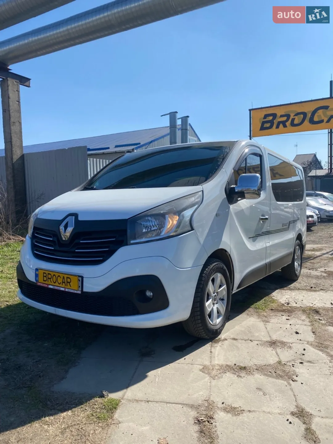 2015 Renault Trafic - мініатюра 2