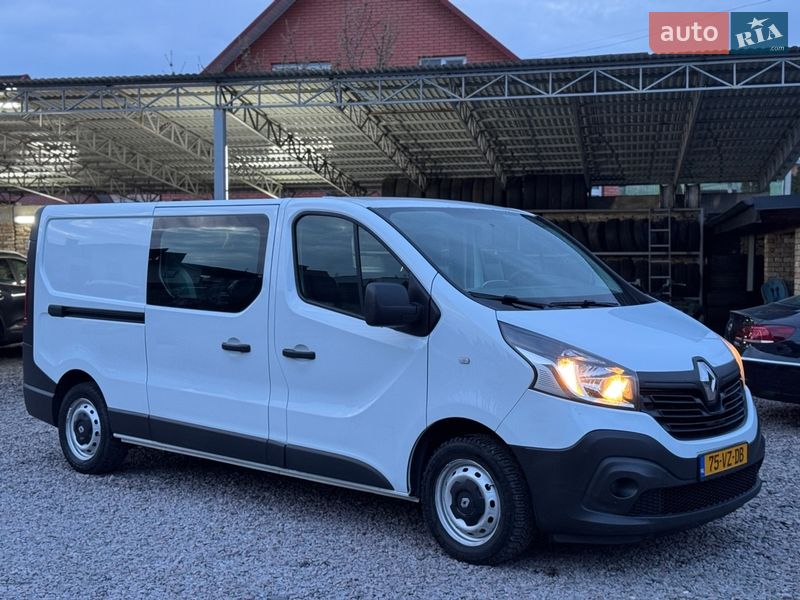 Грузопассажирский фургон Renault Trafic 2016 в Луцке