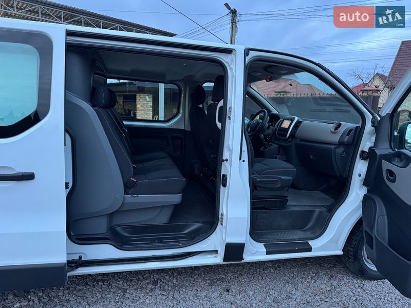 Грузопассажирский фургон Renault Trafic 2016 в Луцке