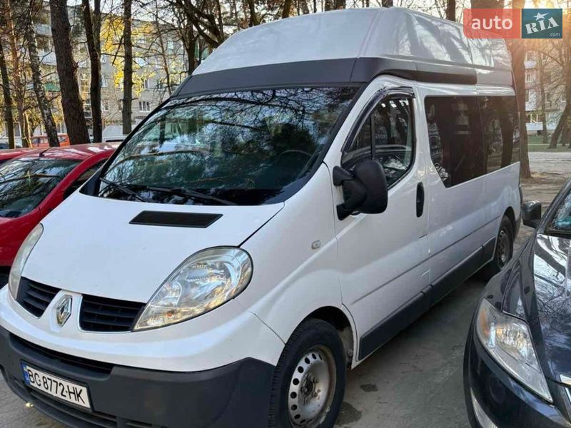 Мінівен Renault Trafic 2008 в Новояворівську