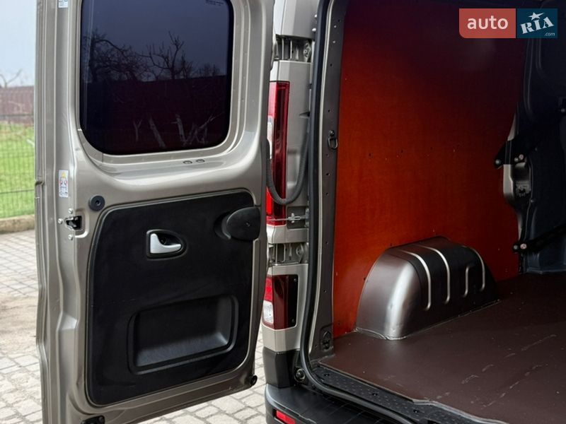 Вантажопасажирський фургон Renault Trafic 2019 в Києві фото 104 Вантажопасажирський фургон Renault Trafic 2019 в Києві