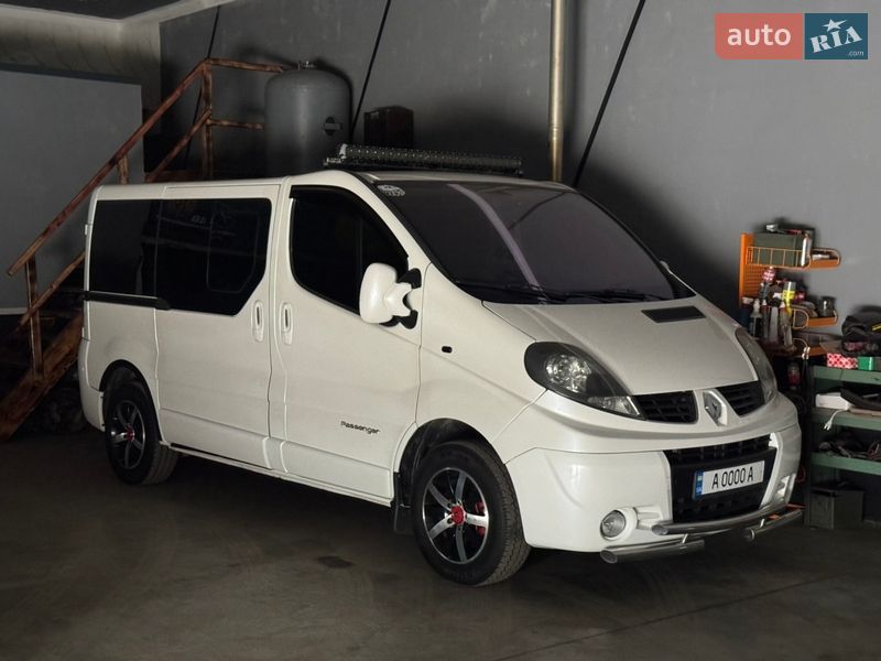 Минивэн Renault Trafic 2002 в Владимире фото 8 Минивэн Renault Trafic 2002 в Владимире
