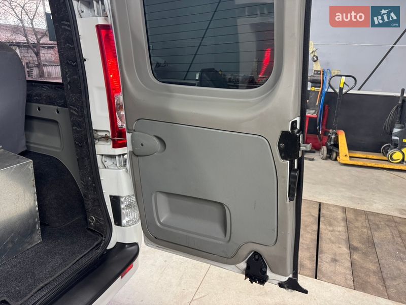 Минивэн Renault Trafic 2002 в Владимире фото 33 Минивэн Renault Trafic 2002 в Владимире