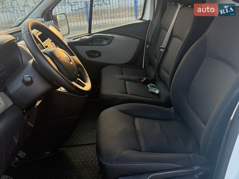 Грузовой фургон Renault Trafic 2017 в Нововолынске