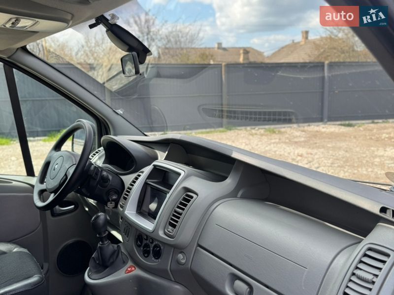 Мінівен Renault Trafic 2011 в Ізмаїлі фото 33 Мінівен Renault Trafic 2011 в Ізмаїлі