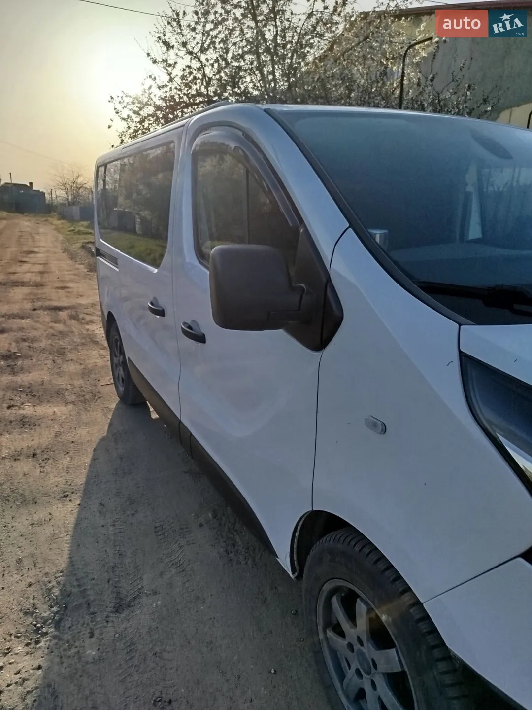 2017 Renault Trafic - мініатюра 2