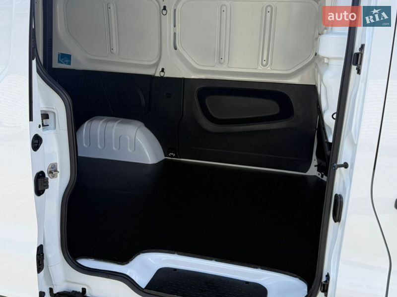 Грузовой фургон Renault Trafic 2022 в Киеве