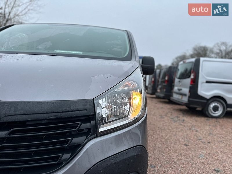 Грузопассажирский фургон Renault Trafic 2018 в Ровно